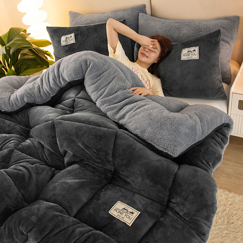 Hey Luna™  寒い夜も、もう怖くない」ふわもこ雪柄コーラルフリース毛布 – 極上のぬくもりをあなたに。